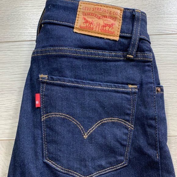 Levi’s 721 High Rise Skinny Dark Wash Jeans - Picture 7 of 16